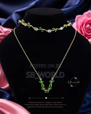 Emerald Necklace and Bracelet Jewelries