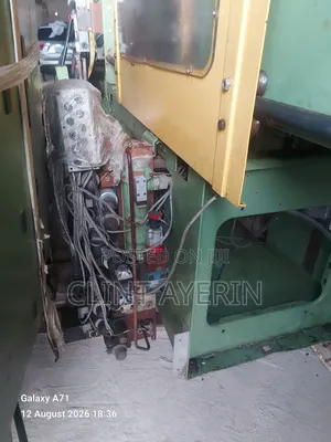 Plastic Injection Moulding Machine