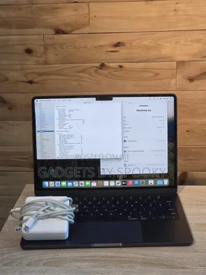 Laptop Apple MacBook Air 2022 M2 8GB Apple M2 SSD 256GB