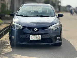 Toyota Corolla LE 4dr Sedan (1.8L 4cyl CVT) 2015 Black