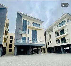 Furnished 2bdrm Penthouse in Lekki Phase 1 for sale