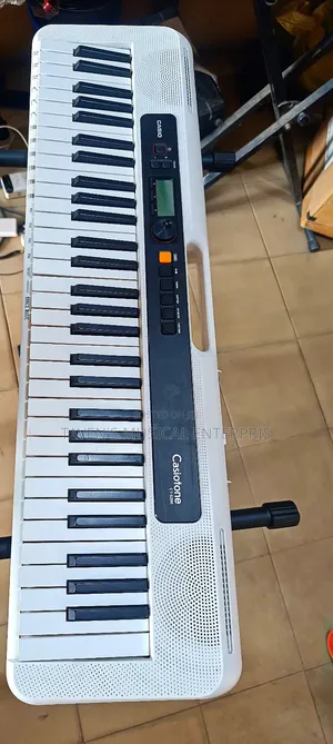 Casio Casiotone CT-S200 61-Key Portable Digital Keyboard UK USED