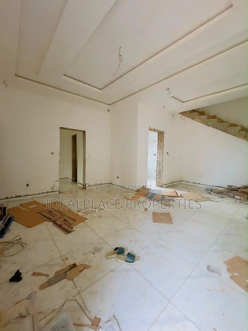 4bdrm Duplex in Berger for sale