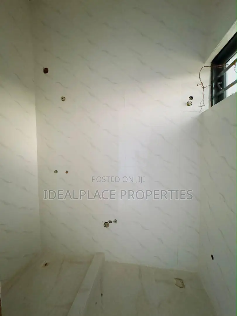 4bdrm Duplex in Berger for sale