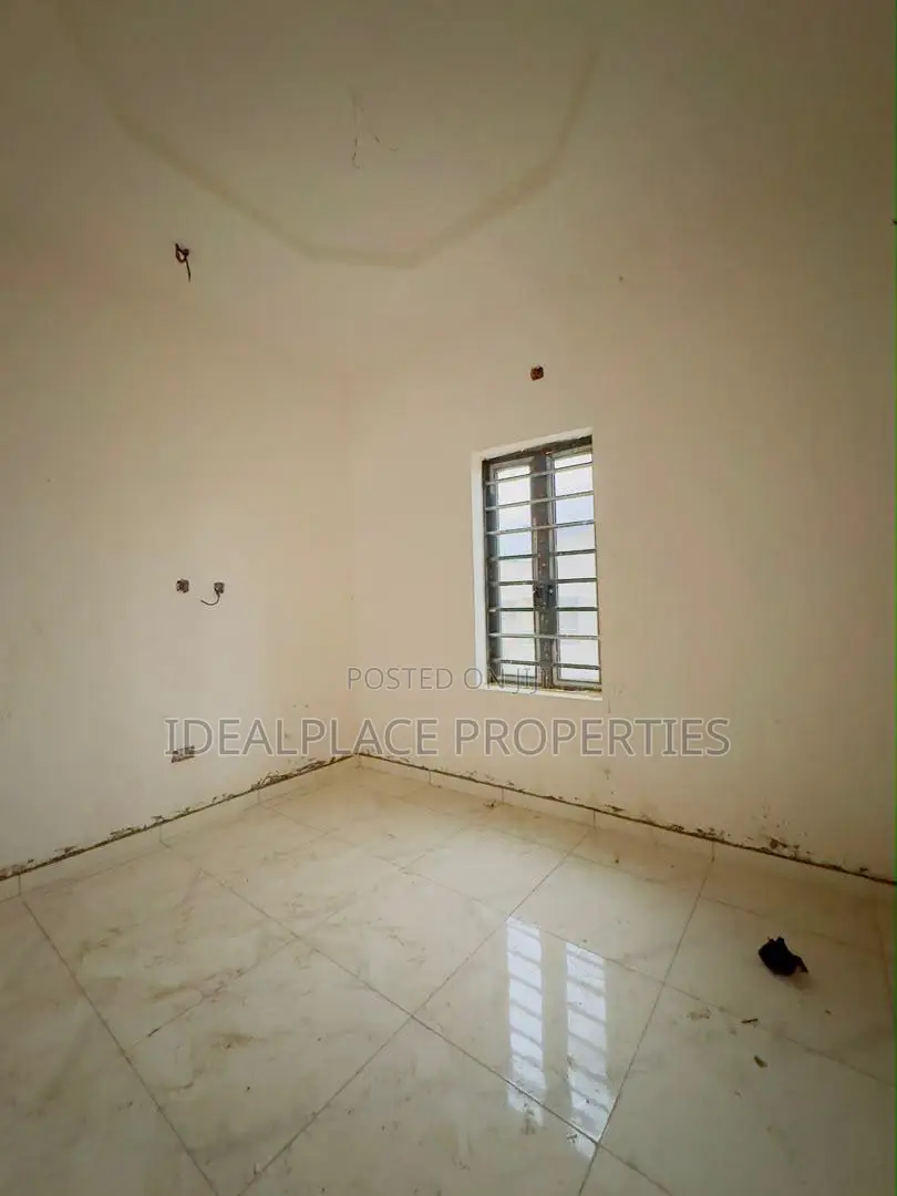 4bdrm Duplex in Berger for sale
