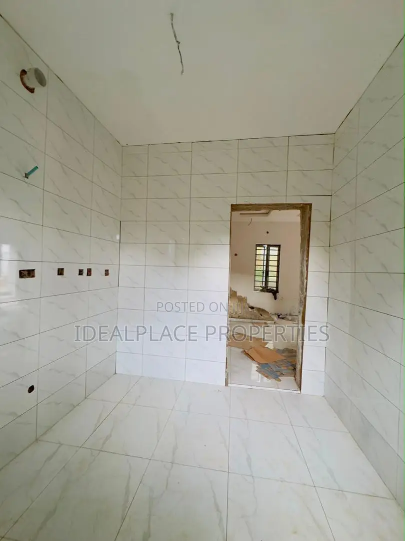 4bdrm Duplex in Berger for sale