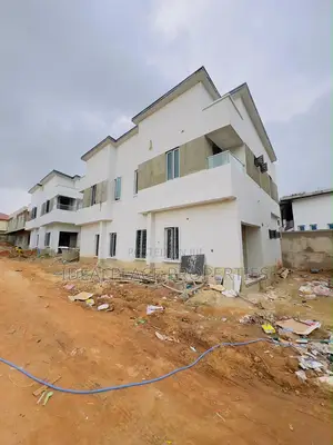 4bdrm Duplex in Berger for sale