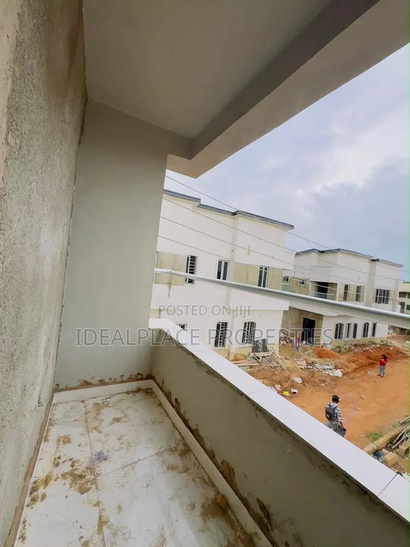 4bdrm Duplex in Berger for sale