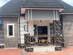 3bdrm Bungalow in Layout, Owerri for sale