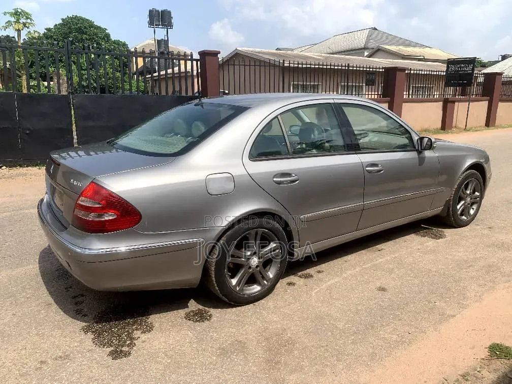 Mercedes-Benz E350 2005 Gray