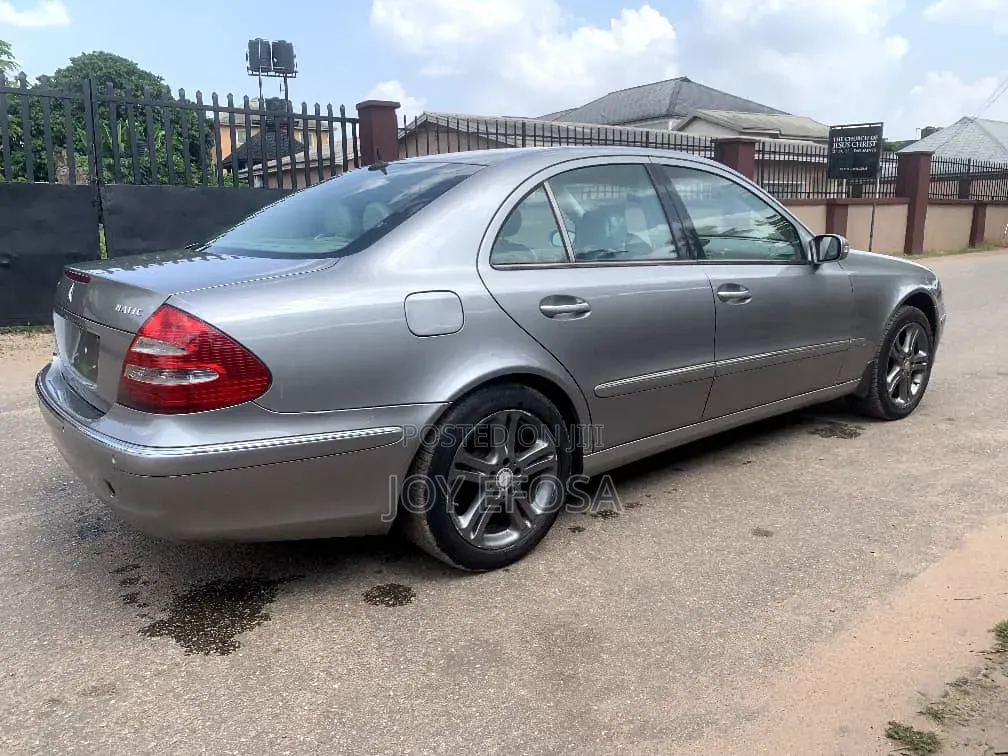 Mercedes-Benz E350 2005 Gray