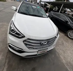 Hyundai Santa Fe SE Ultimate FWD 2018 White
