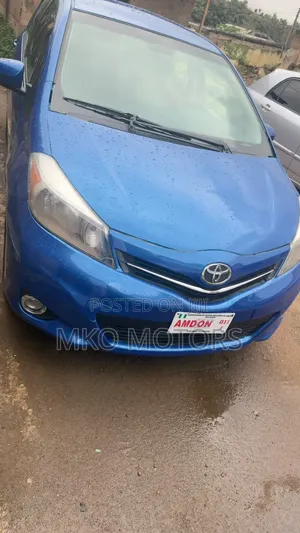 Toyota Yaris L Hatchback 5dr 2012 Blue