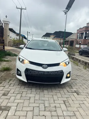 Toyota Corolla 2015 White