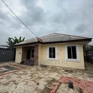 4bdrm Bungalow in Queens Park Estate, Obio-Akpor for sale