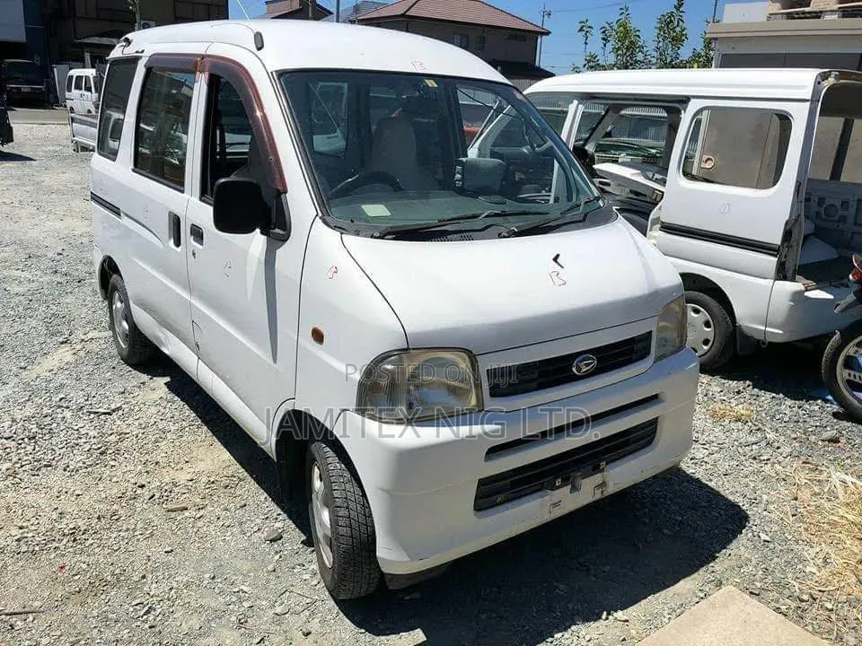 Daihatsu Hijet 2000 White