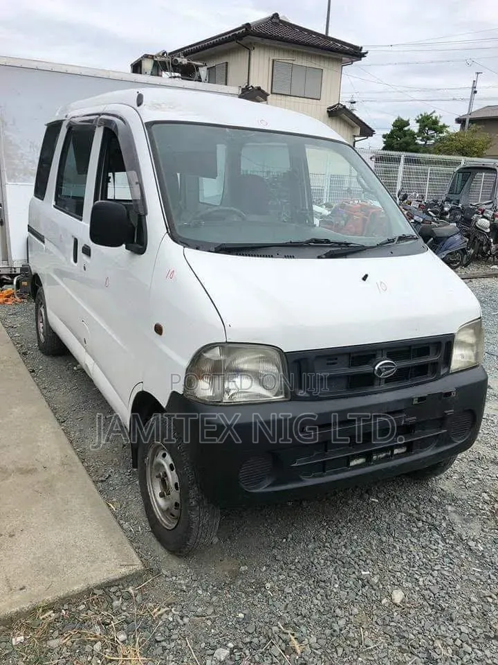 Daihatsu Hijet 2000 White