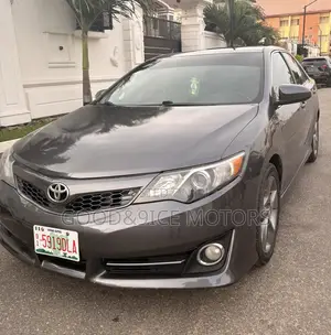 Toyota Camry 2014 Gray