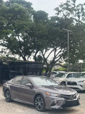 Toyota Camry SE FWD (2.5L 4cyl 8AM) 2018 Gray