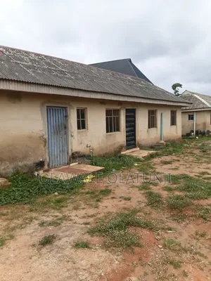 2bdrm Bungalow in Opic Area 5 Agbara for sale