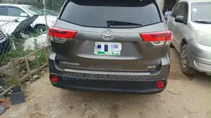 Toyota Highlander 2018 Gray