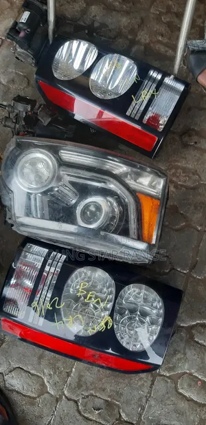 Land Rover LR4 Headlight and Rear Light