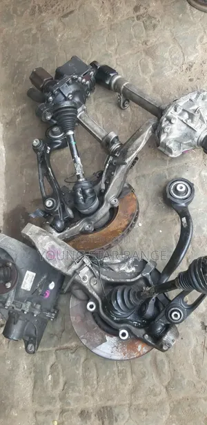 Range Rover Front Wheel Hubs and Shaft Arms