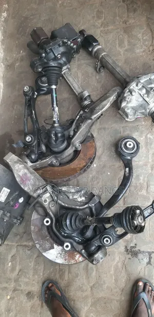 Range Rover Front Wheel Hubs and Shaft Arms