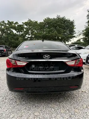 Hyundai Sonata SE 2.0T Sedan FWD (2.0L 4cyl 6A) 2012 Black
