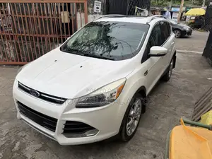 Ford Escape Titanium 4dr SUV (1.6L 4cyl Turbo 6A) 2015 White