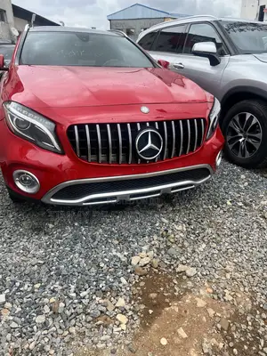 Mercedes-Benz GLA-Class 2016 Red