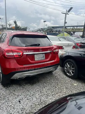 Mercedes-Benz GLA-Class 2016 Red