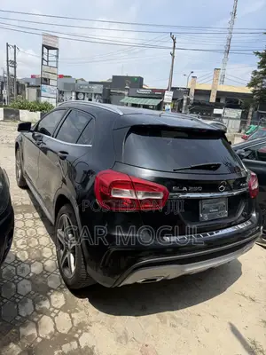 Mercedes-Benz GLA 250 2017 Black
