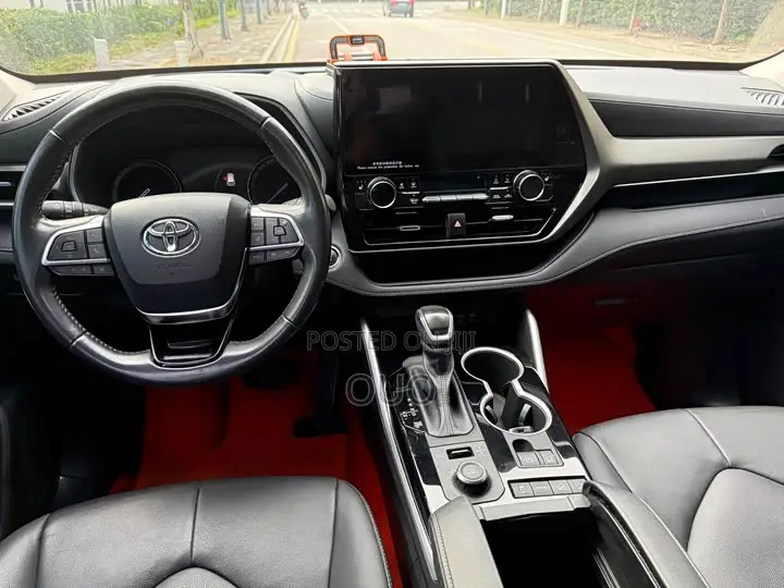 Toyota Highlander 2022 White