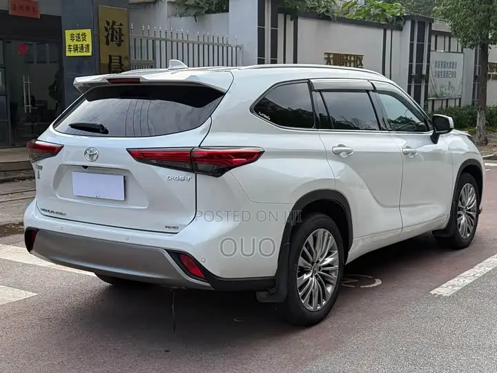 Toyota Highlander 2022 White