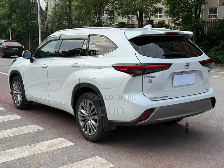Toyota Highlander 2022 White