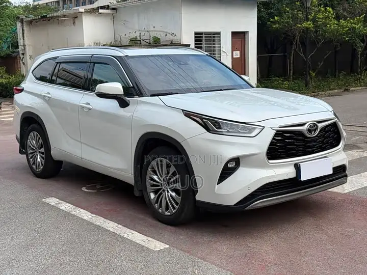 Toyota Highlander 2022 White