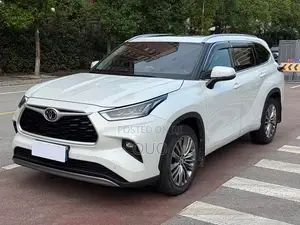 Toyota Highlander 2022 White