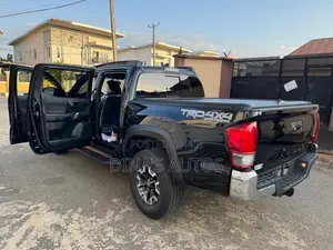Toyota Tacoma 2017 Black