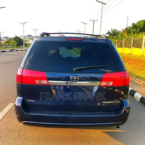 Toyota Sienna 2005 Blue