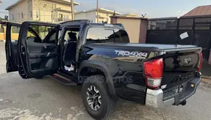Toyota Tacoma 2017 Black