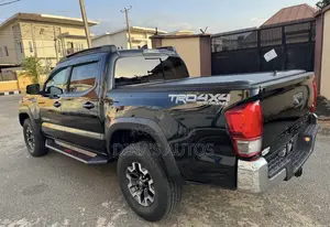 Toyota Tacoma 2017 Black