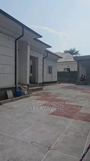 3bdrm Bungalow in Fort Royal Homes,, Lugbe District for rent