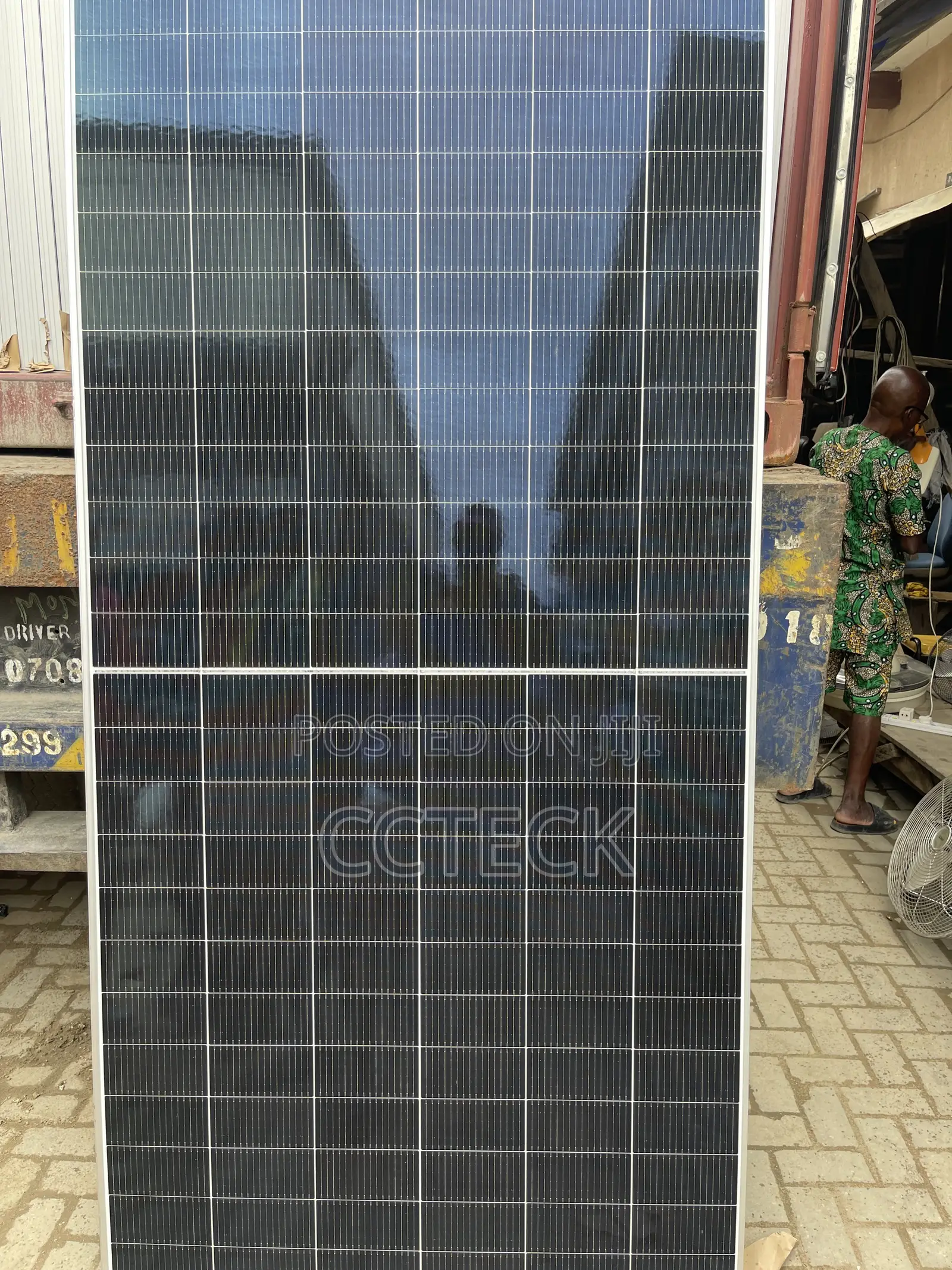 580w Bifacial Solar Panel