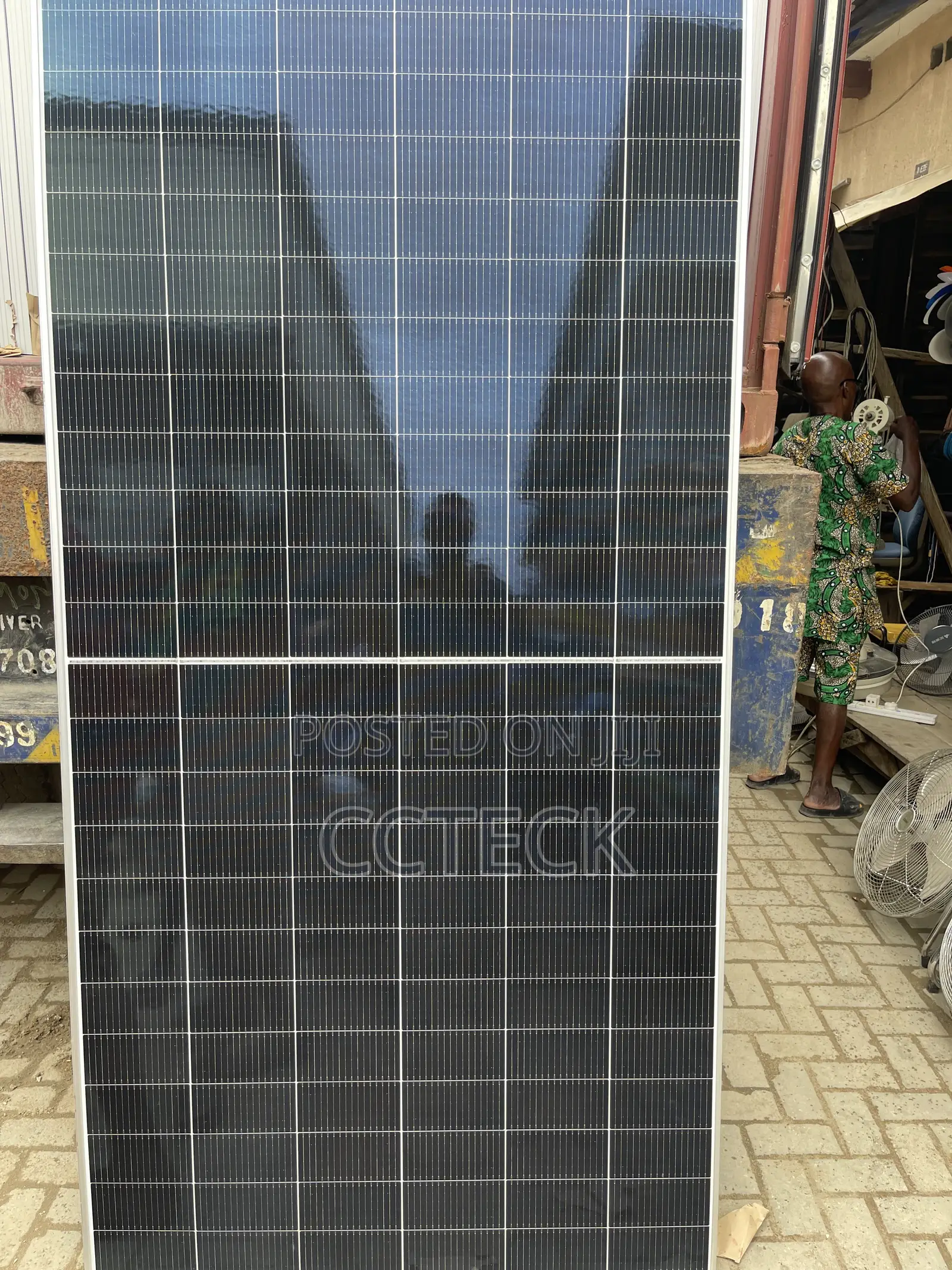 580w Bifacial Solar Panel