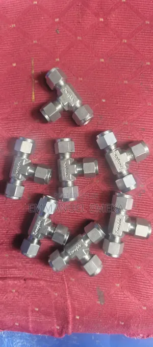 Swagelok 3/8 In, 3-Way Tee Union