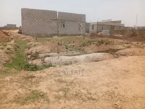 6bdrm Penthouse in Seman Metropolis, Sabon Lugbe for sale