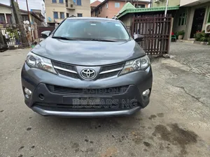 Toyota RAV4 XLE 4dr SUV AWD (2.5L 4cyl 6A) 2014 Gray