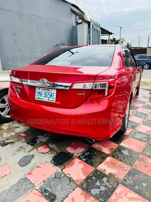 Toyota Camry XLE V6 4dr Sedan (3.5L 6cyl 6A) 2013 Red
