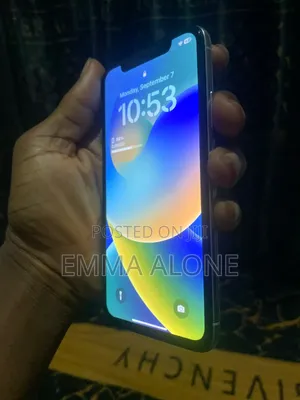 Apple iPhone X 64 GB White
